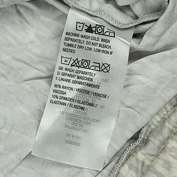 The Muses Lounge Size Medium Ivory Off Cream Gray Top Rayon Blend Faux Wrap - Picture 6 of 16